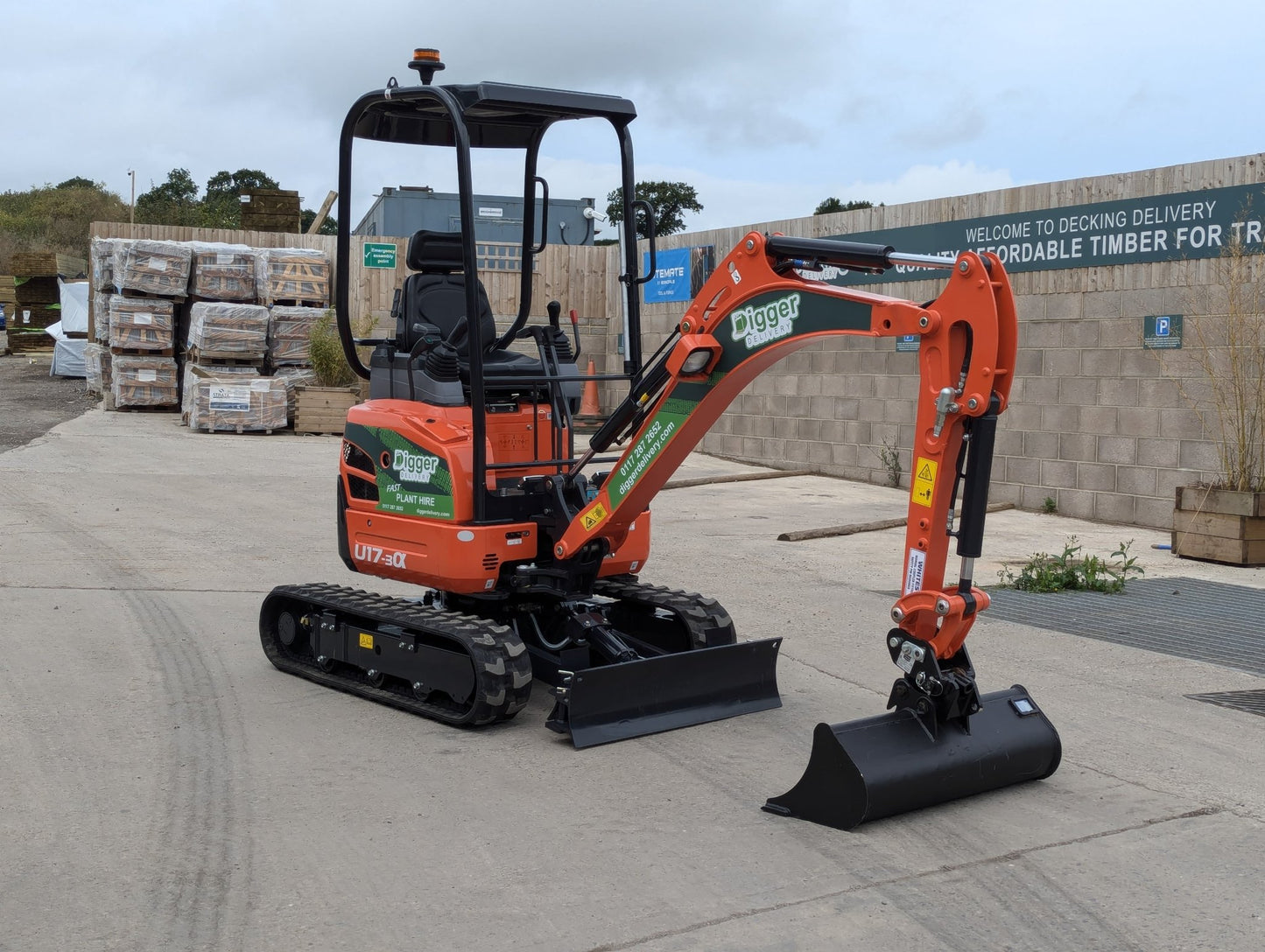 Kubota Mini Digger (1.7T) - Digger DeliveryDigger Delivery